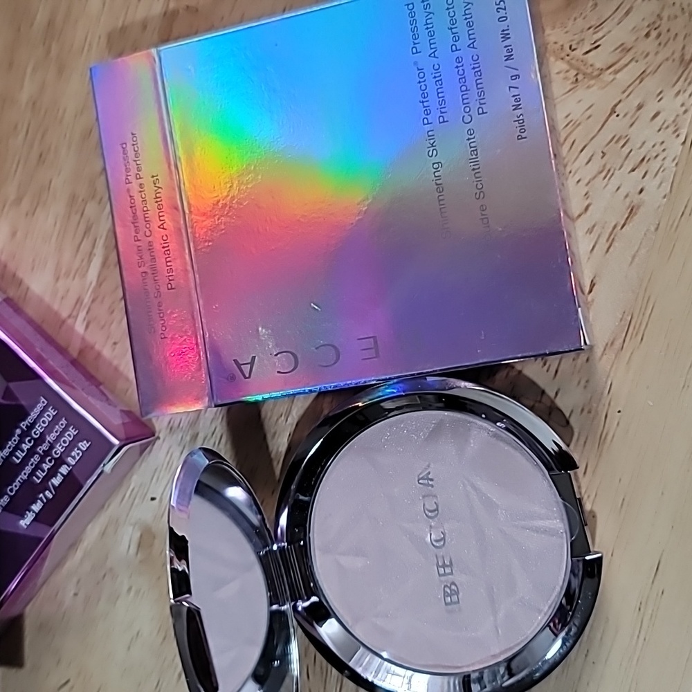 Becca shimmering skin perfector highlighter prismatic amethyst